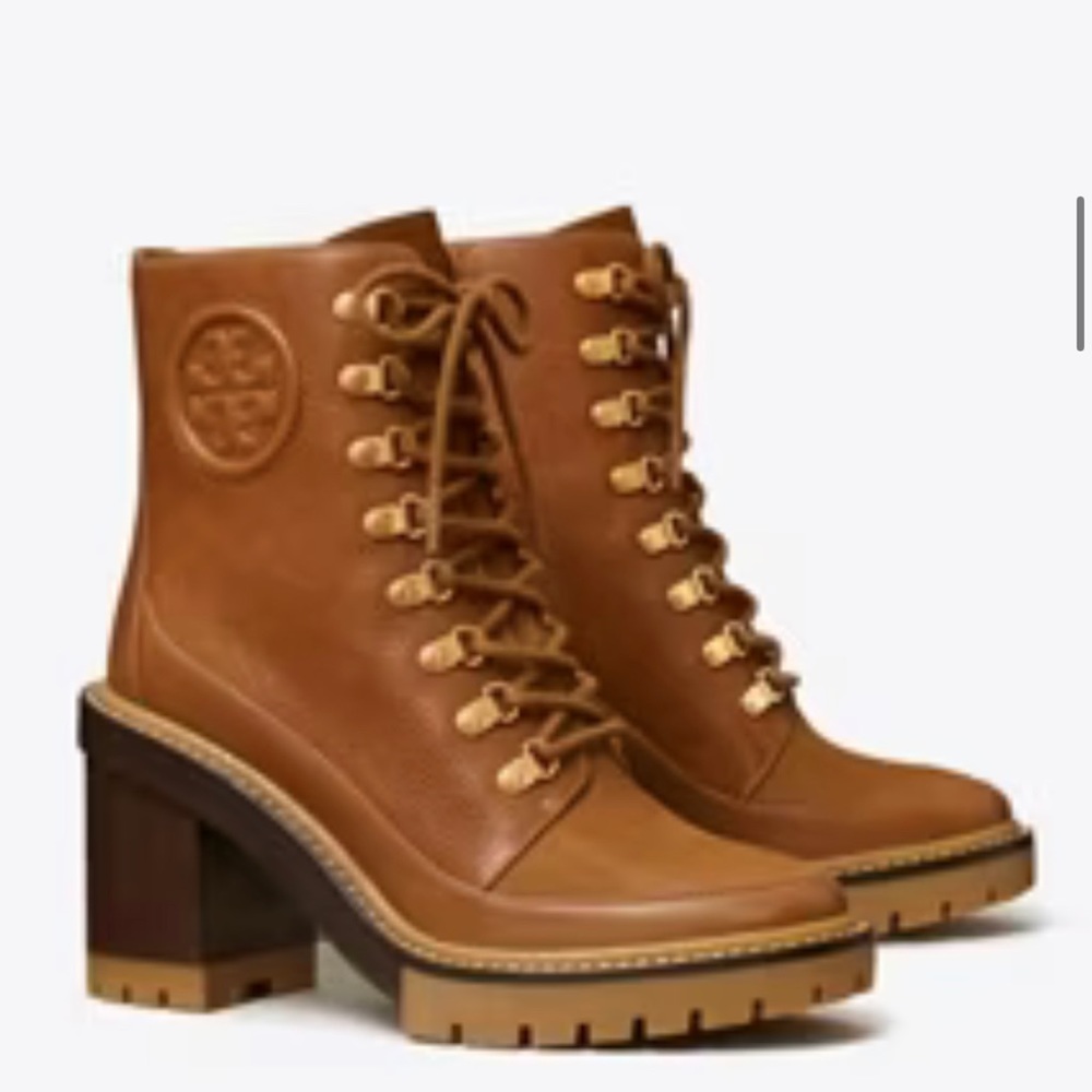 Absolutely stunning Tory Burch brand new in box boots!